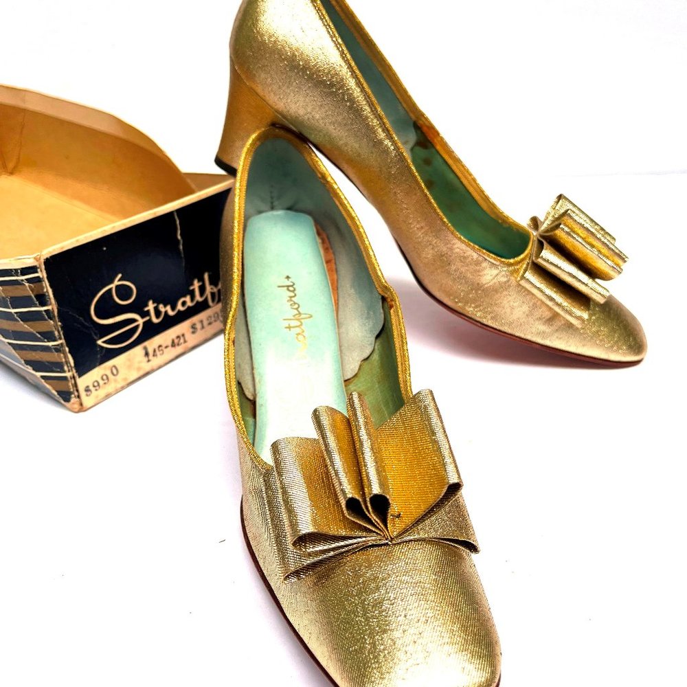 Vintage Gold Metallic BOW STRATFORD Pump Heel Sz 8 A 1960's NOS NEW in Box